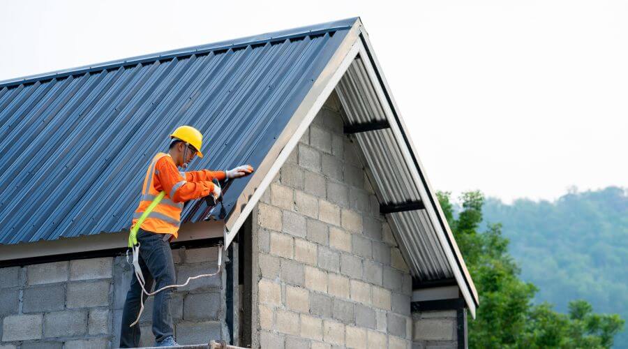 Professional gutter cleaning in Gretna, NE
